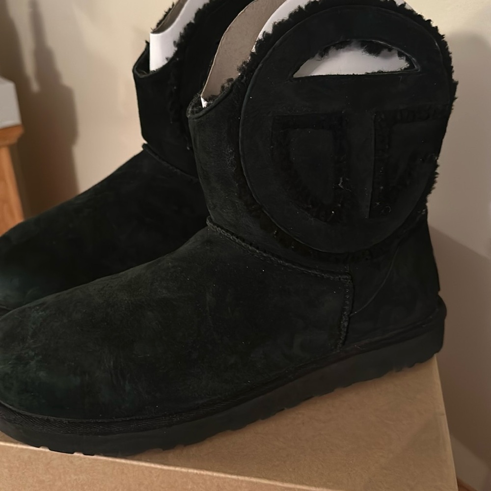 UGG Telfar logo mini, size 11 (men’s)
